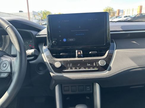 Used 2025 Toyota Corolla Cross LE image 18