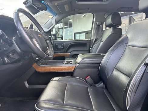 Used 2018 Chevrolet Silverado 2500 High Country image 34