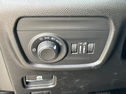 Used 2024 Jeep Grand Cherokee Altitude image 17