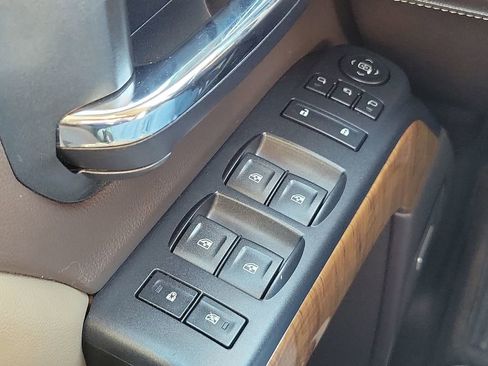 Used 2014 GMC Sierra 1500 SLT w/ SLT Crew Cab Value Package image 32