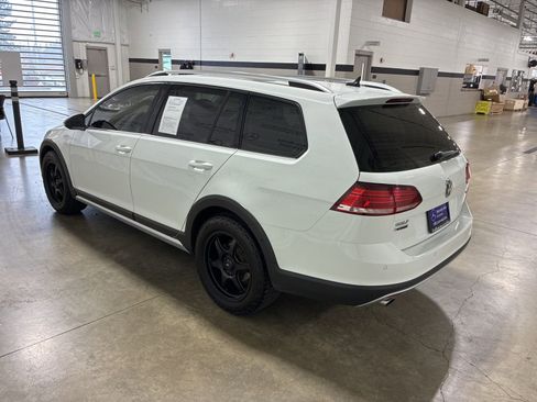 Used 2019 Volkswagen Golf Alltrack SEL AWD/4WD image 5