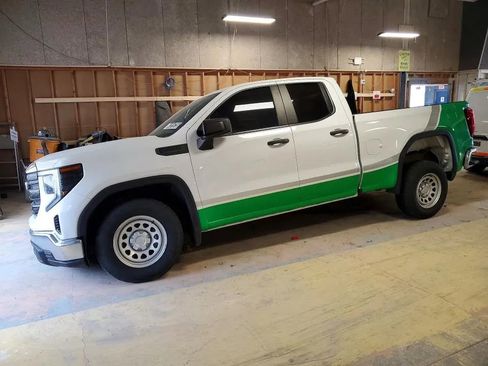 Used 2022 GMC Sierra 1500 Pro w/ Convenience Package image 1