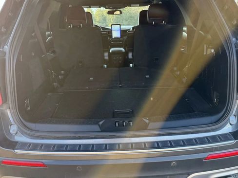 Used 2020 Ford Explorer Platinum w/ Premium Technology Package image 59