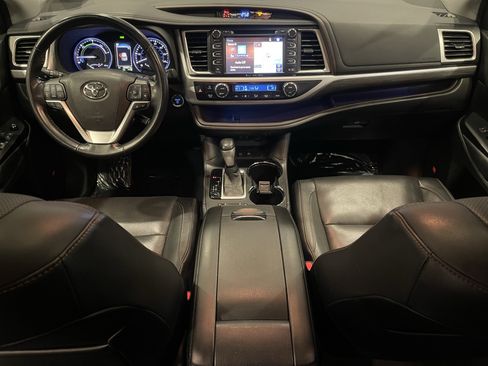 Used 2018 Toyota Highlander Limited image 17