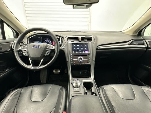 Used 2017 Ford Fusion Titanium AWD/4WD image 16