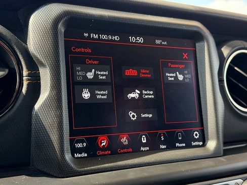 Used 2022 Jeep Wrangler Unlimited Sahara AWD/4WD image 21