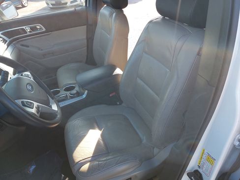 Used 2013 Ford Explorer XLT image 15
