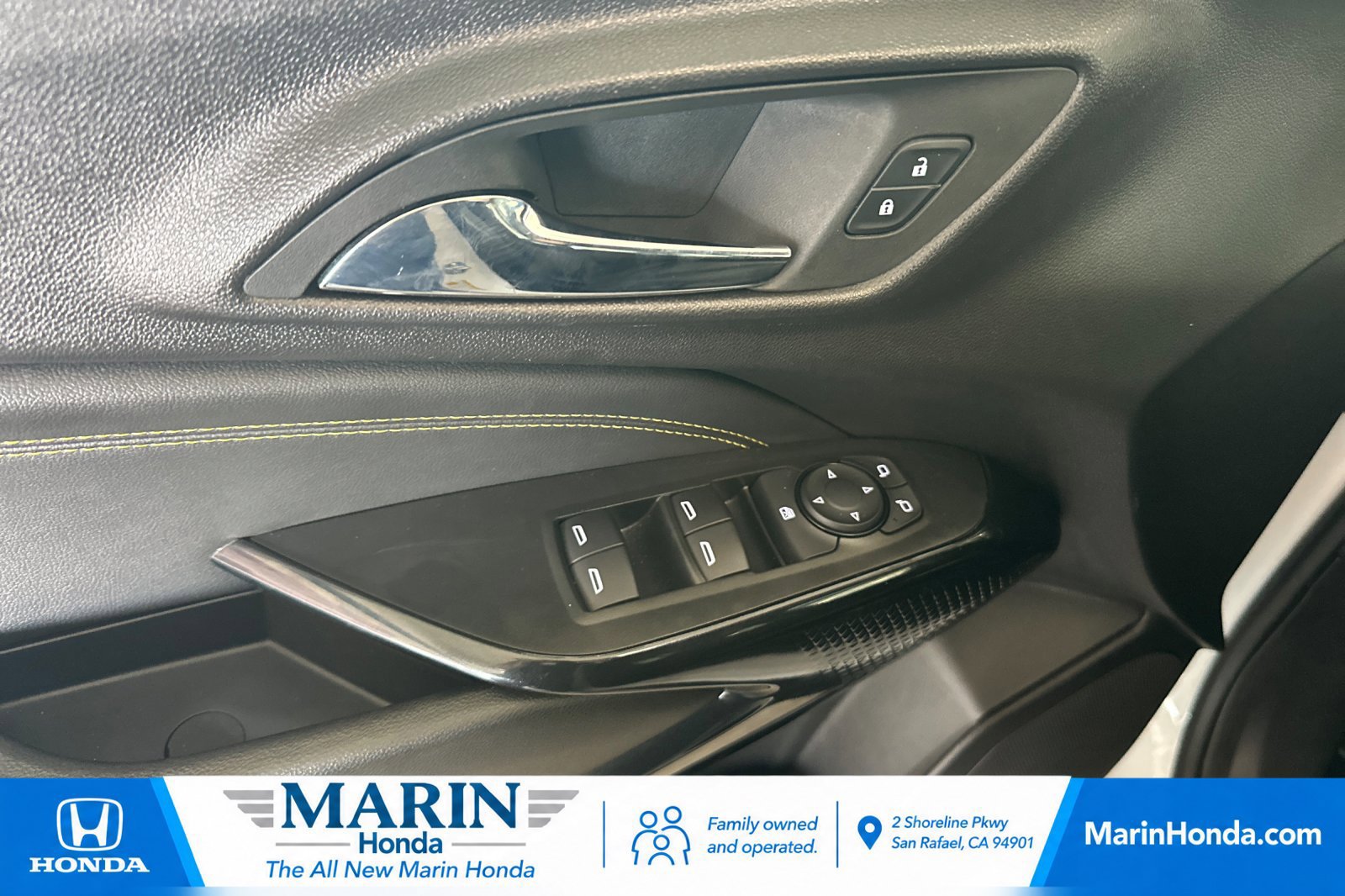 Used 2025 Chevrolet Trax LT FWD image 11
