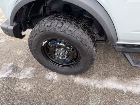 Used 2023 Ford Bronco Black Diamond image 10