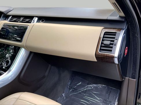 Used 2018 Land Rover Range Rover Sport HSE AWD/4WD image 17