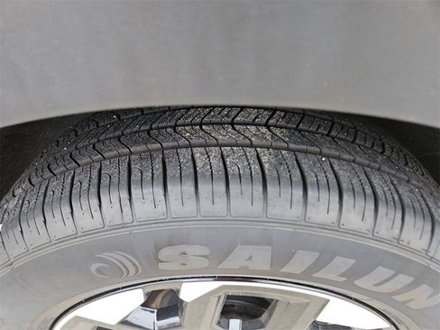 Used 2024 Kia Sorento S image 26