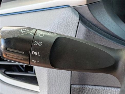 Used 2015 Toyota Corolla LE image 7