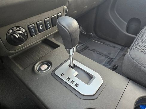 Used 2021 Nissan Frontier SV image 20