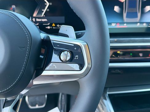 New 2026 BMW 750e xDrive w/ Executive Package image 38