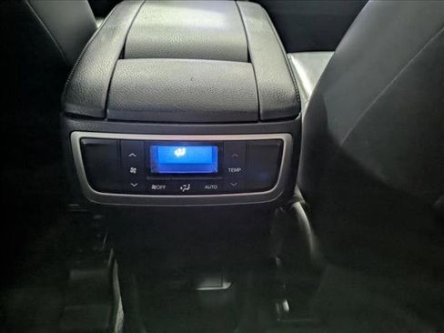 Used 2015 Toyota Highlander XLE image 22