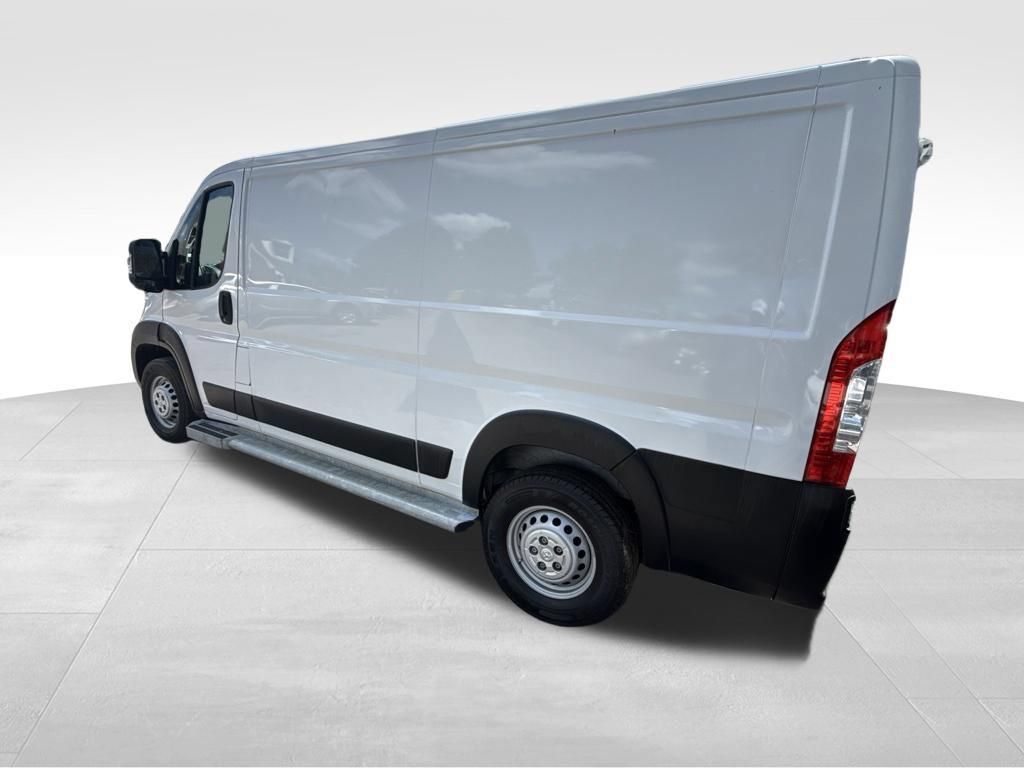 Used 2025 RAM ProMaster 2500 w/ U-Haul Equipment Group FWD image 3
