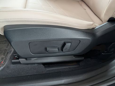 Used 2025 BMW X2 xDrive28i w/ Convenience Package image 8