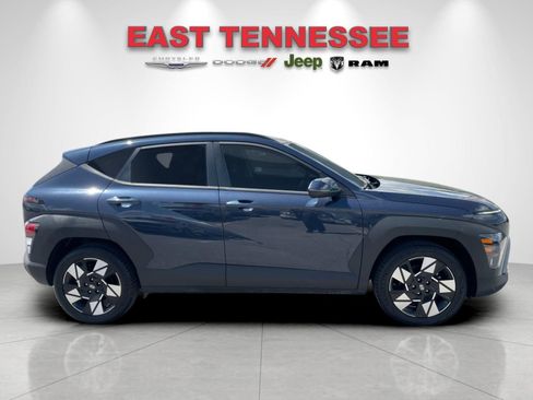 Used 2024 Hyundai Kona SEL image 2