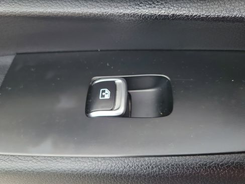 Used 2024 Kia Telluride S FWD image 14