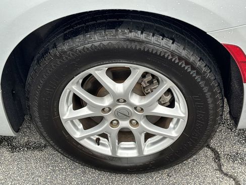 Used 2023 Chrysler Pacifica Touring-L image 18