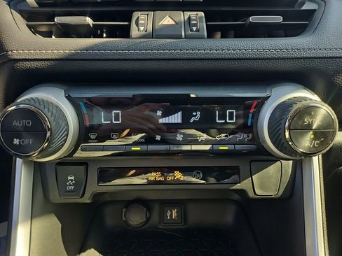 Used 2023 Toyota RAV4 XLE Premium image 13