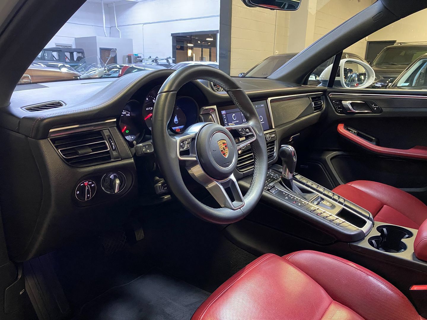 Used 2021 Porsche Macan GTS AWD/4WD image 10