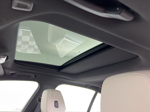 Used 2025 BMW 530i xDrive w/ Premium Package image 20