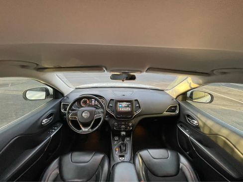 Used 2019 Jeep Cherokee Latitude Plus w/ Cold Weather Group image 14