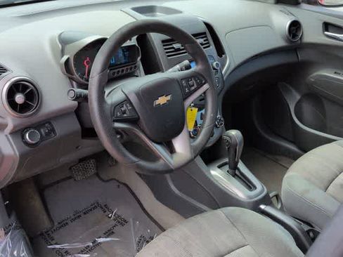 Used 2014 Chevrolet Sonic LT FWD image 10