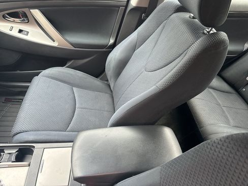 Used 2011 Toyota Camry SE w/ SE Extra-Value Pkg #1 FWD image 17