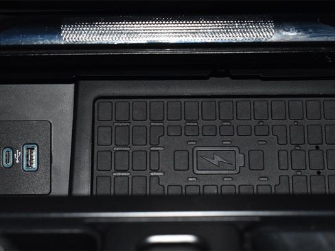 Used 2023 Ford F150 Lariat w/ Equipment Group 502A High image 19