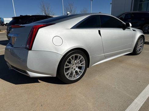 Used 2011 Cadillac CTS Premium image 3