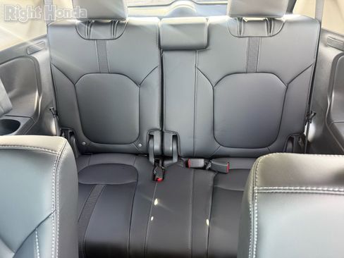 Certified 2025 Honda Pilot Touring image 28