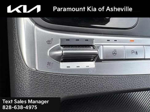 Certified 2025 Kia Carnival SX Prestige FWD image 16