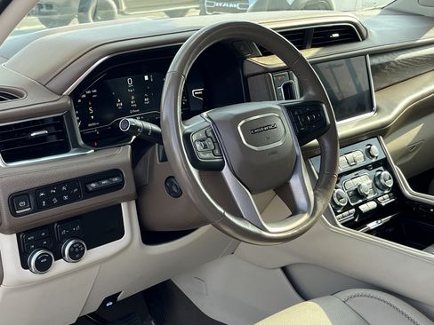 Used 2022 GMC Yukon Denali AWD/4WD image 16