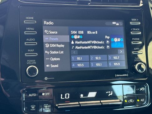 Used 2022 Toyota Prius FWD image 19