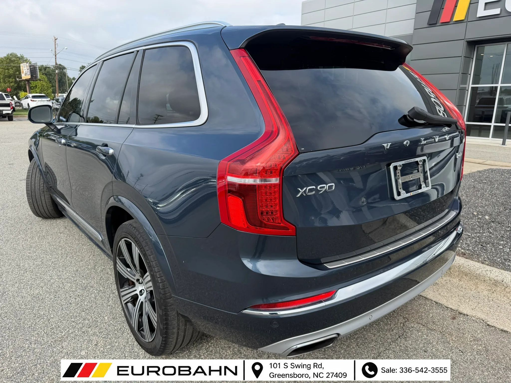 Used 2021 Volvo XC90 T6 Inscription w/ Protection Package Premier AWD/4WD image 3