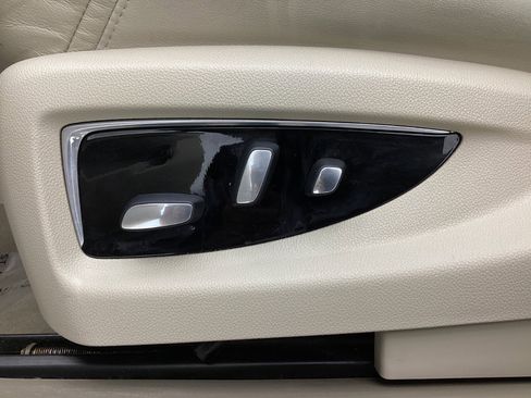 Used 2020 Cadillac Escalade Luxury image 39