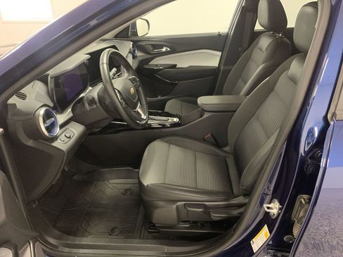 Used 2024 Chevrolet Trax LT w/ Driver Confidence Package FWD image 10