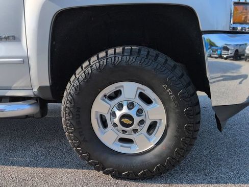 Used 2016 Chevrolet Silverado 2500 LT w/ LT Convenience Package AWD/4WD image 10
