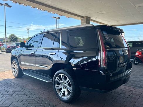 Used 2017 Cadillac Escalade Luxury AWD/4WD image 9