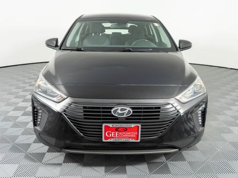 Used 2017 Hyundai Ioniq SEL FWD image 2