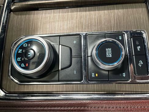 Used 2024 Ford Expedition Limited image 20