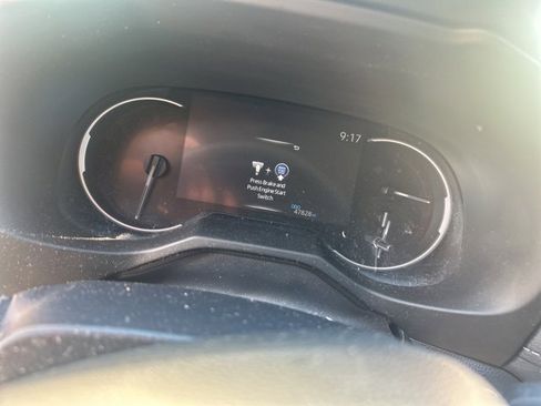 Used 2023 Toyota RAV4 XLE w/ Convenience Package image 4