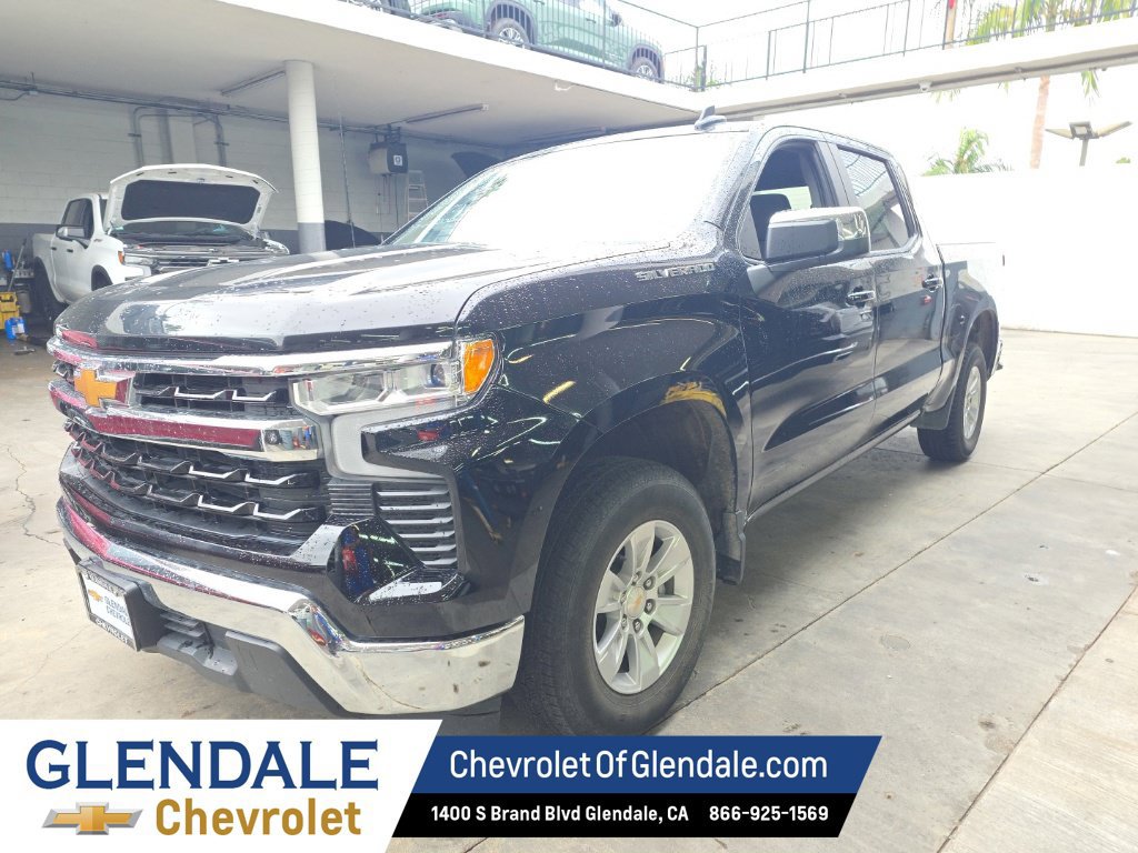 Used 2025 Chevrolet Silverado 1500 LT RWD image 2