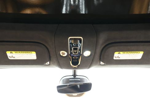 Used 2021 Aston Martin DBX AWD/4WD image 46