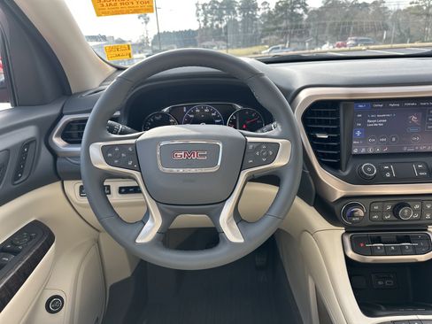 Used 2023 GMC Acadia Denali w/ Denali Ultimate Package image 18