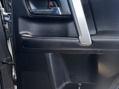Used 2019 Toyota 4Runner SR5 Premium AWD/4WD image 38