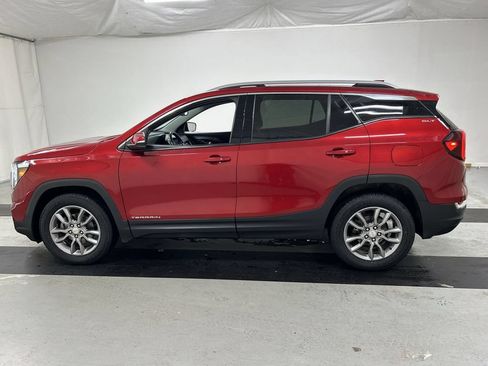 Used 2022 GMC Terrain SLT w/ Infotainment Package II AWD/4WD image 6