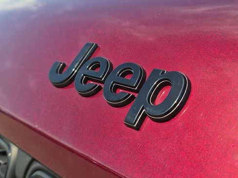 Used 2024 Jeep Grand Cherokee Altitude AWD/4WD image 12